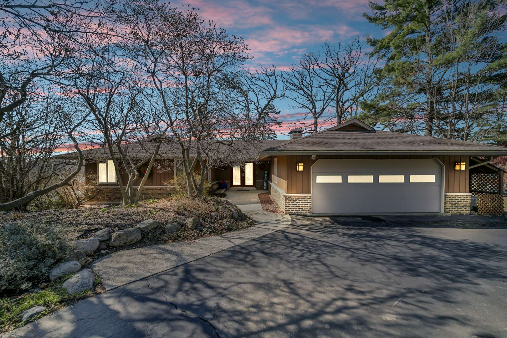 Mundelein, IL 60060,245 Banbury RD