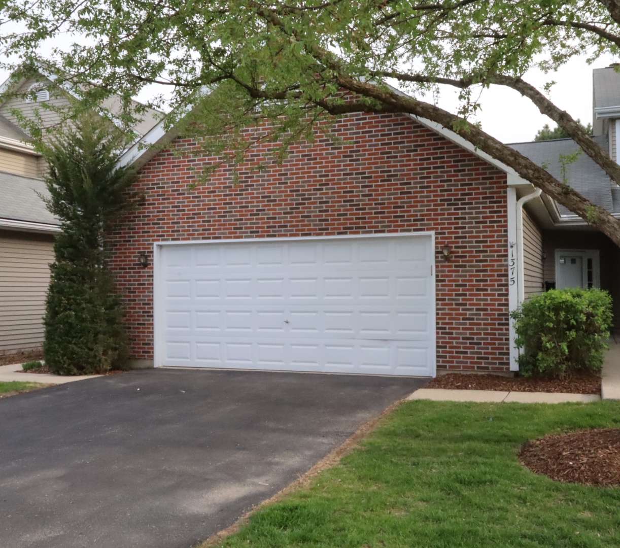 Algonquin, IL 60102,1375 Grandview CT