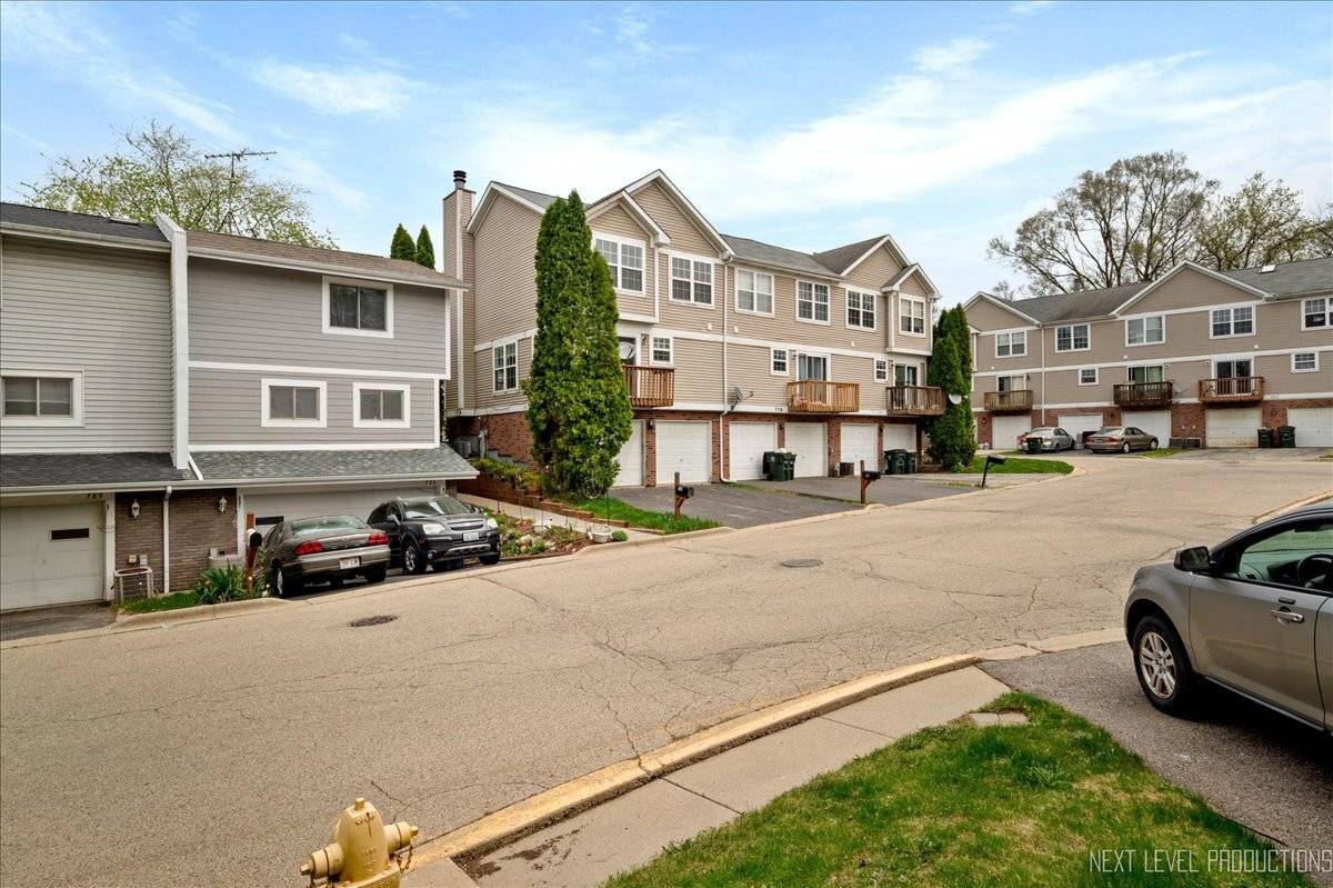 Antioch, IL 60002,781 Highview CT