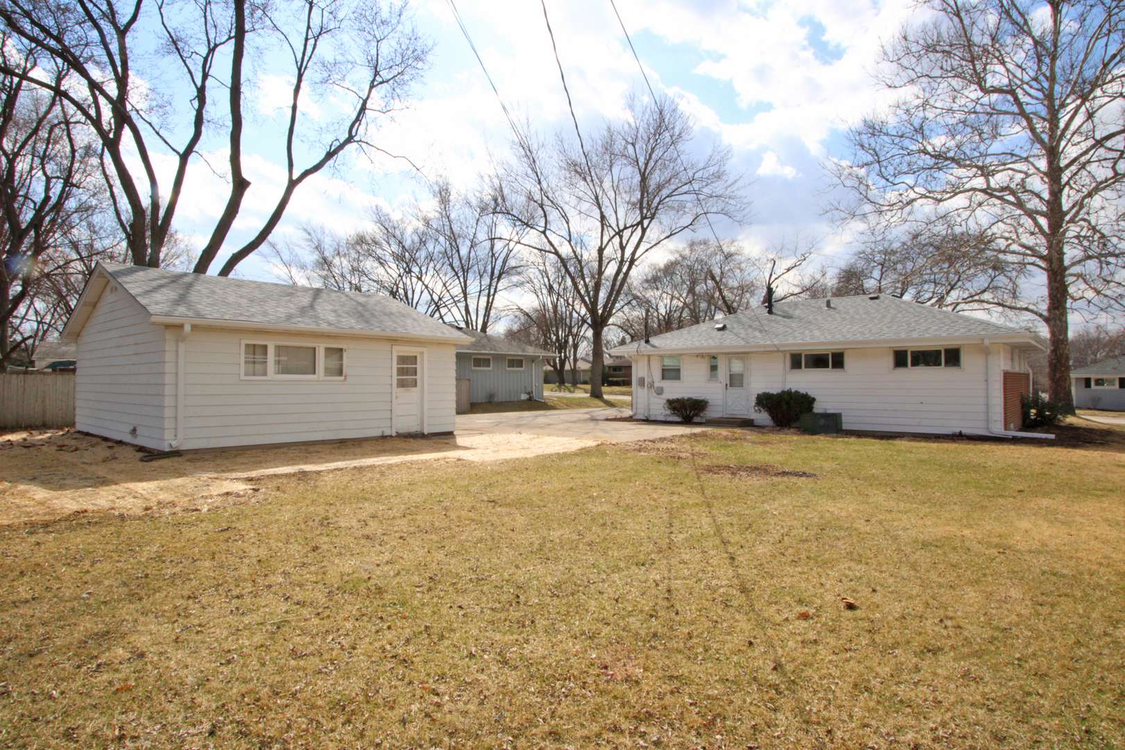 Lake Zurich, IL 60047,19 Crescent RD