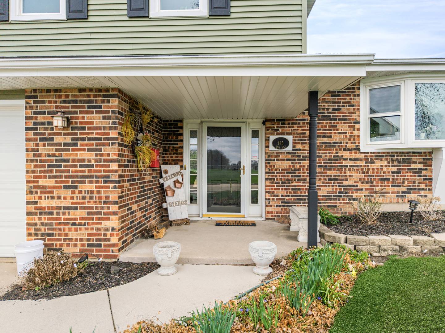 Dekalb, IL 60115,135 Barb BLVD