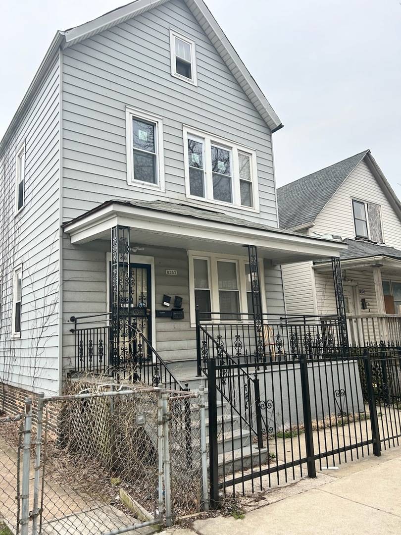 Chicago, IL 60617,8353 S Brandon AVE #2F