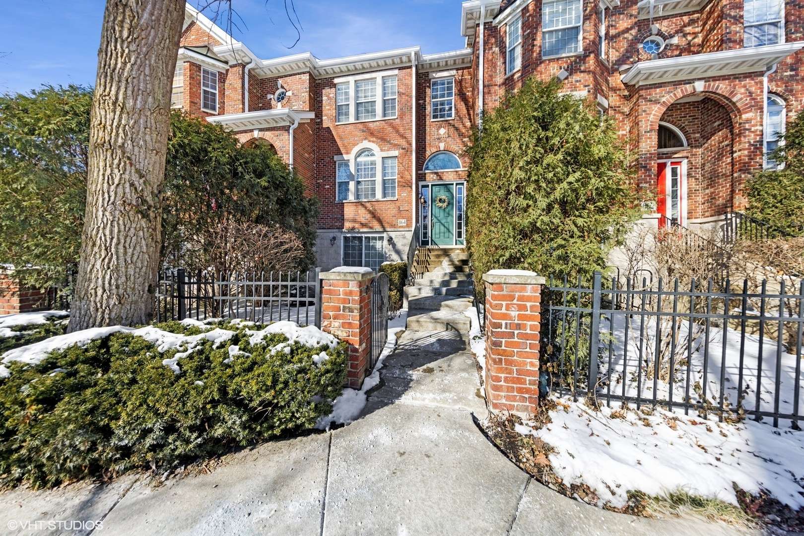 Naperville, IL 60540,864 Shandrew DR