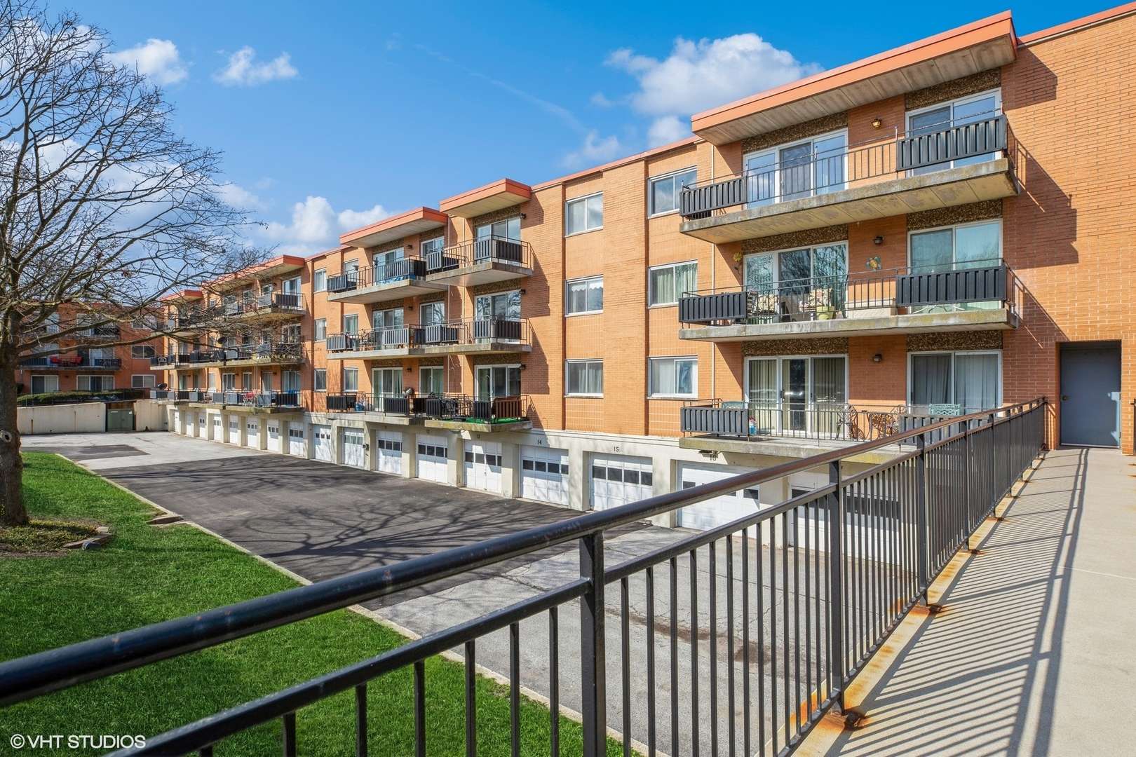 Homewood, IL 60430,940 Holbrook RD #31C