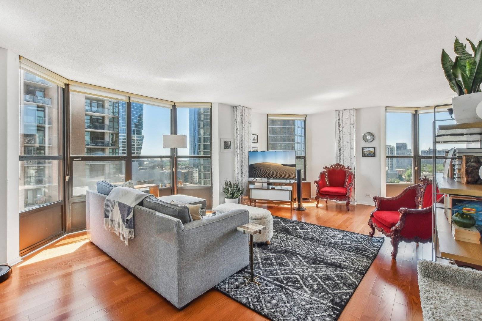 Chicago, IL 60605,899 S PLYMOUTH CT #1408