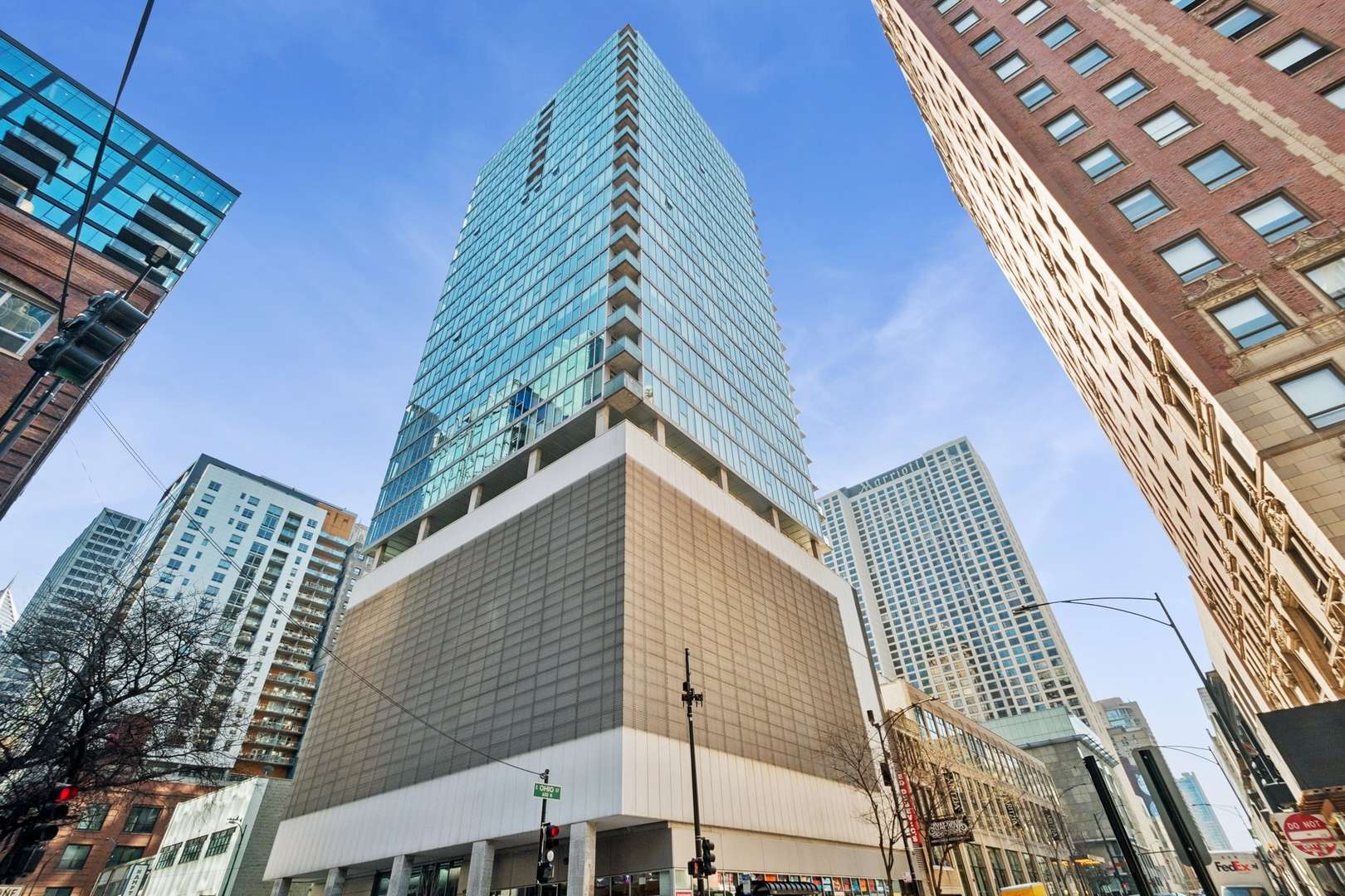 Chicago, IL 60611,550 N Saint Clair ST #2601