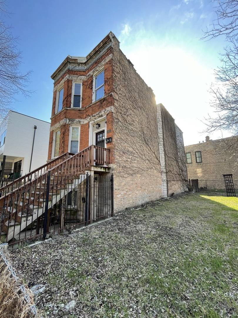 Chicago, IL 60622,1022 N Rockwell ST