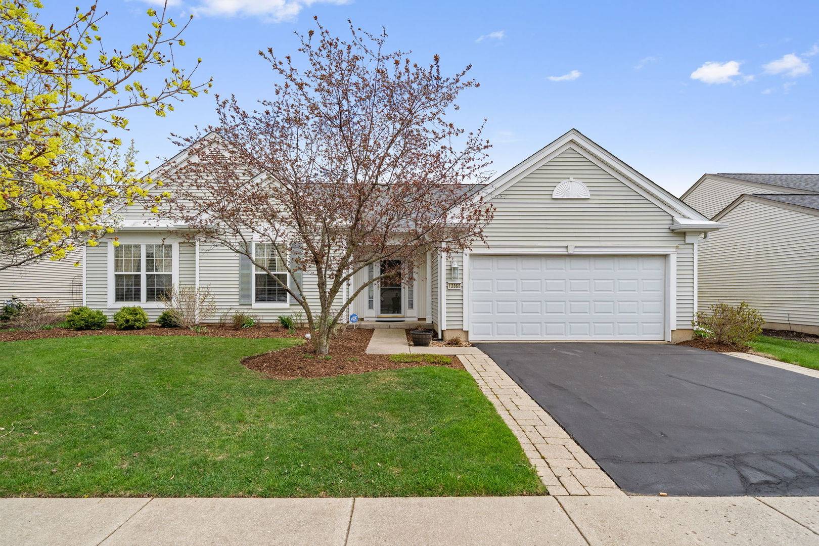 Huntley, IL 60142,12868 Farm Hill DR