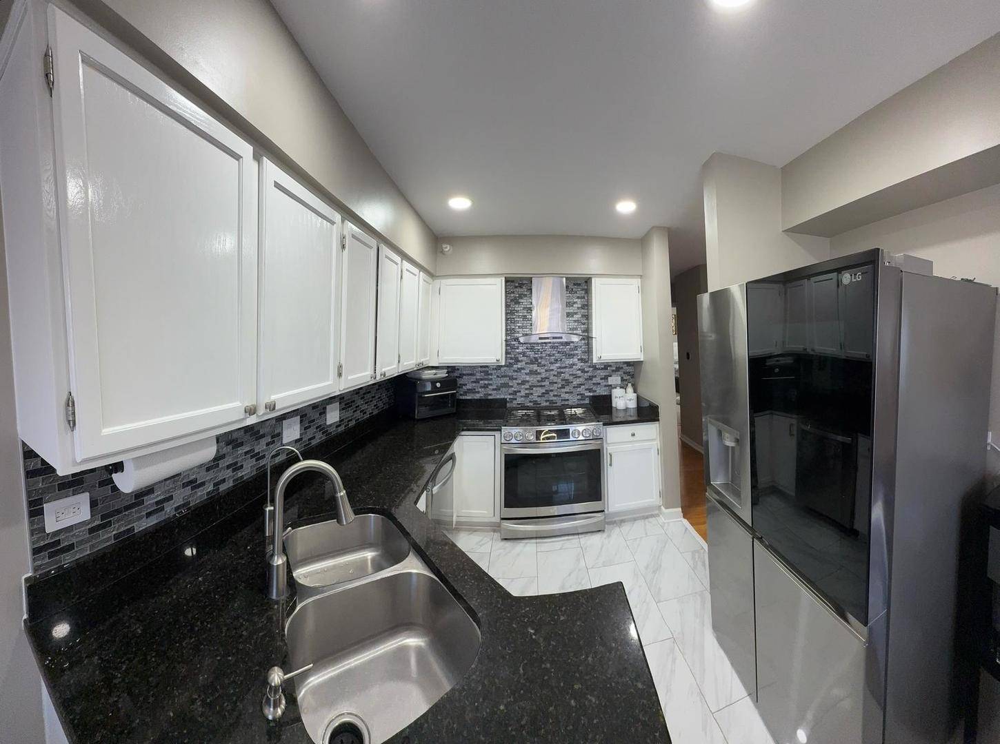 Mundelein, IL 60060,1228 Orleans DR