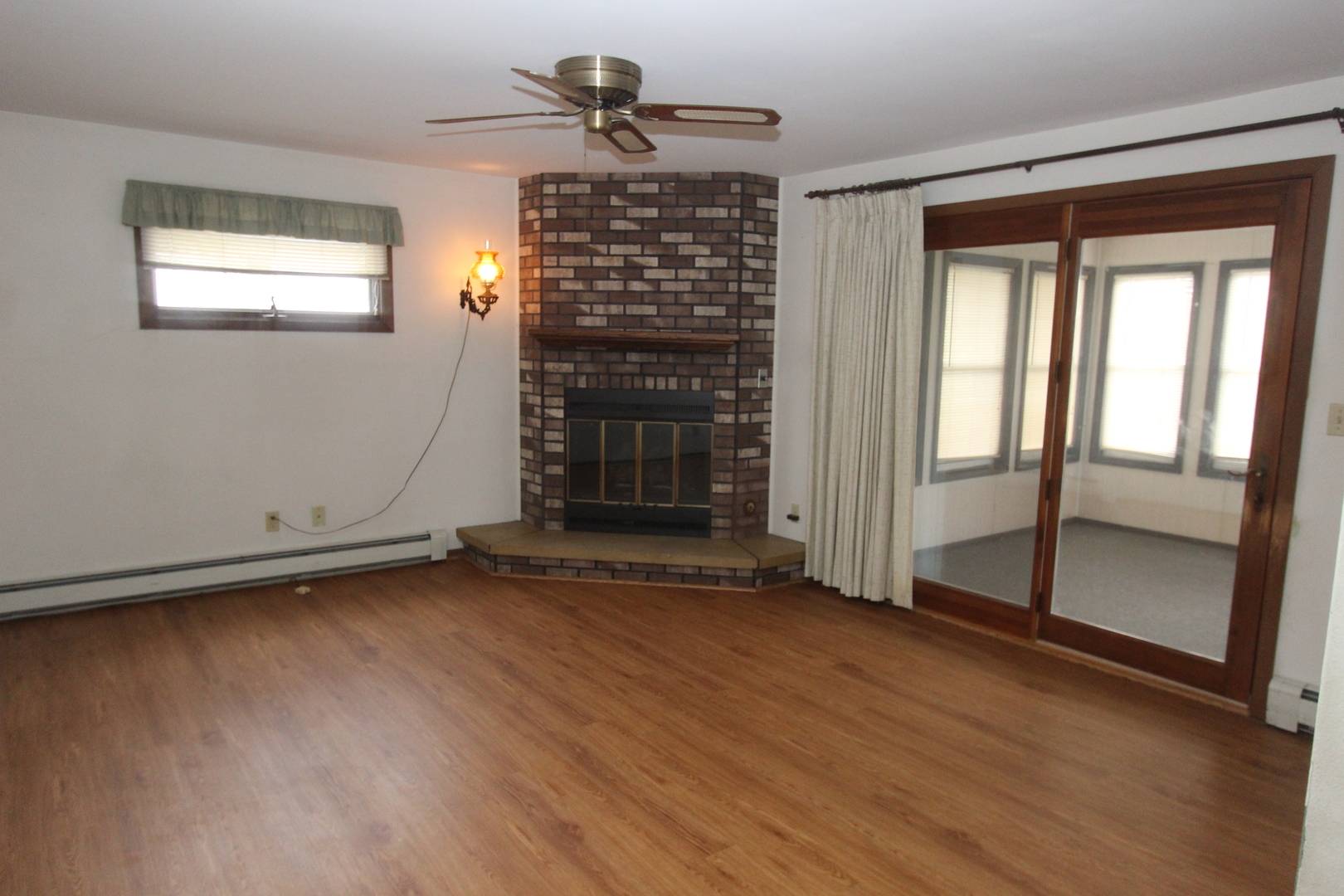 Hebron, IL 60034,10215 Main ST