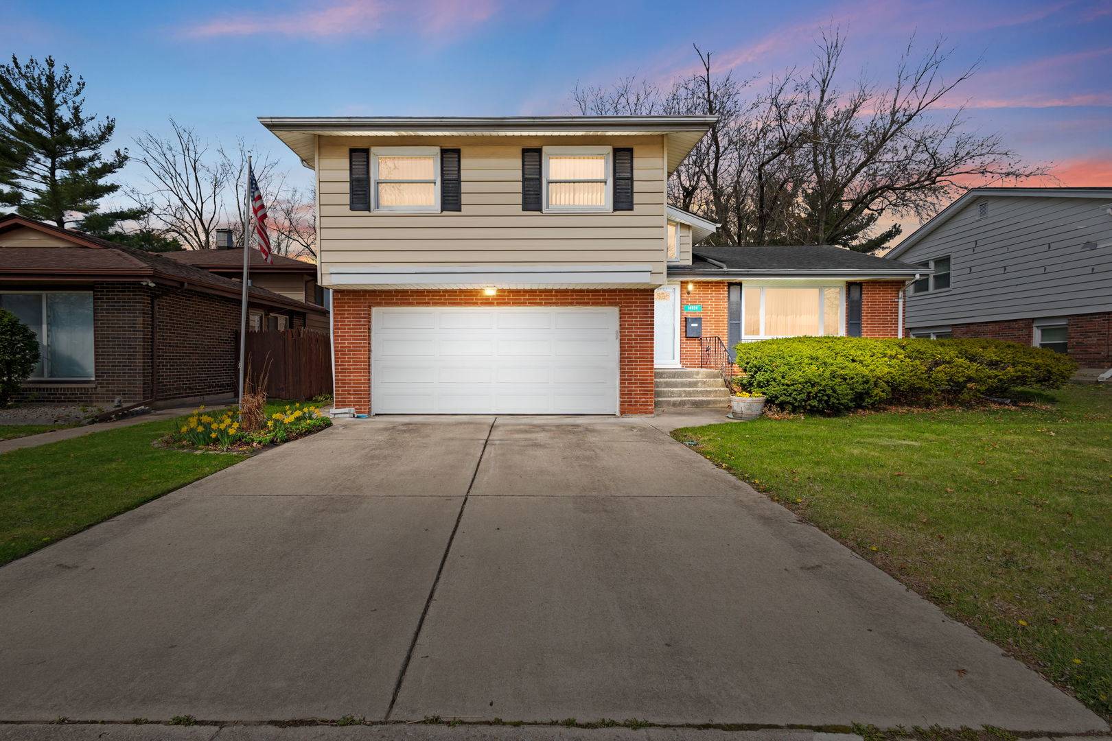 Homewood, IL 60430,18524 Center AVE