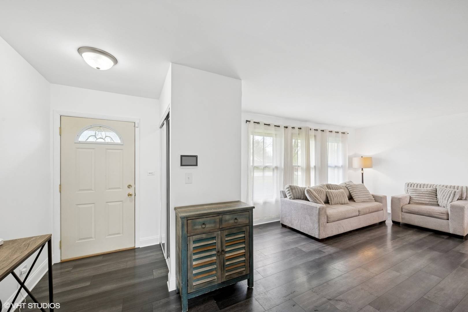 Arlington Heights, IL 60004,1828 E Peachtree DR