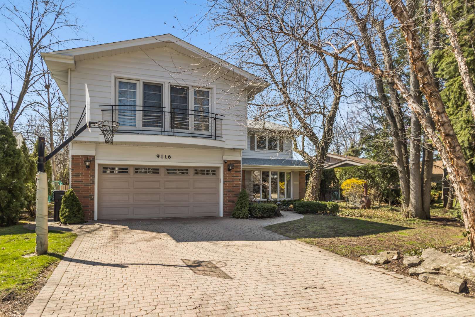 Skokie, IL 60076,9116 Kedvale AVE