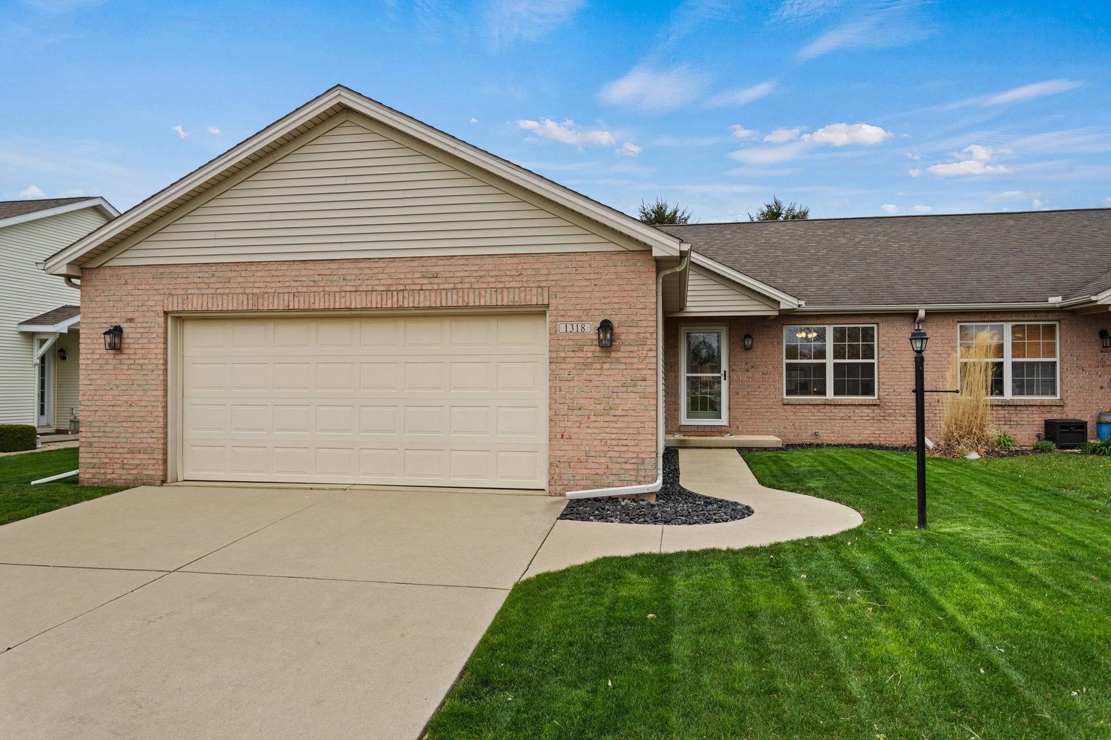 Monticello, IL 61856,1318 Ridge Pointe DR