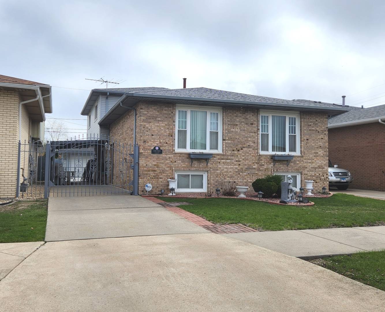 Chicago, IL 60617,11723 S Avenue J