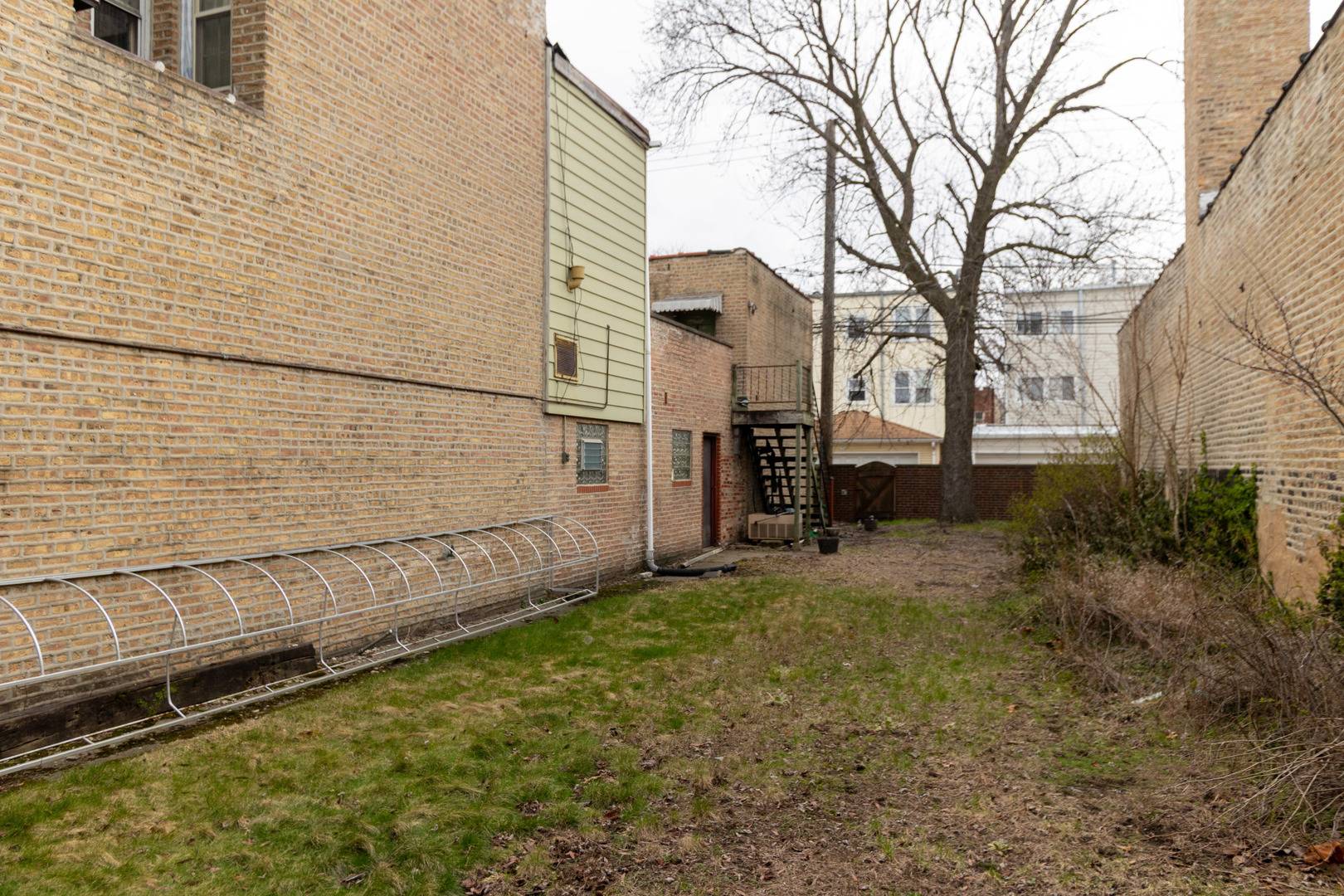 Chicago, IL 60659,5638-5640 N Western AVE