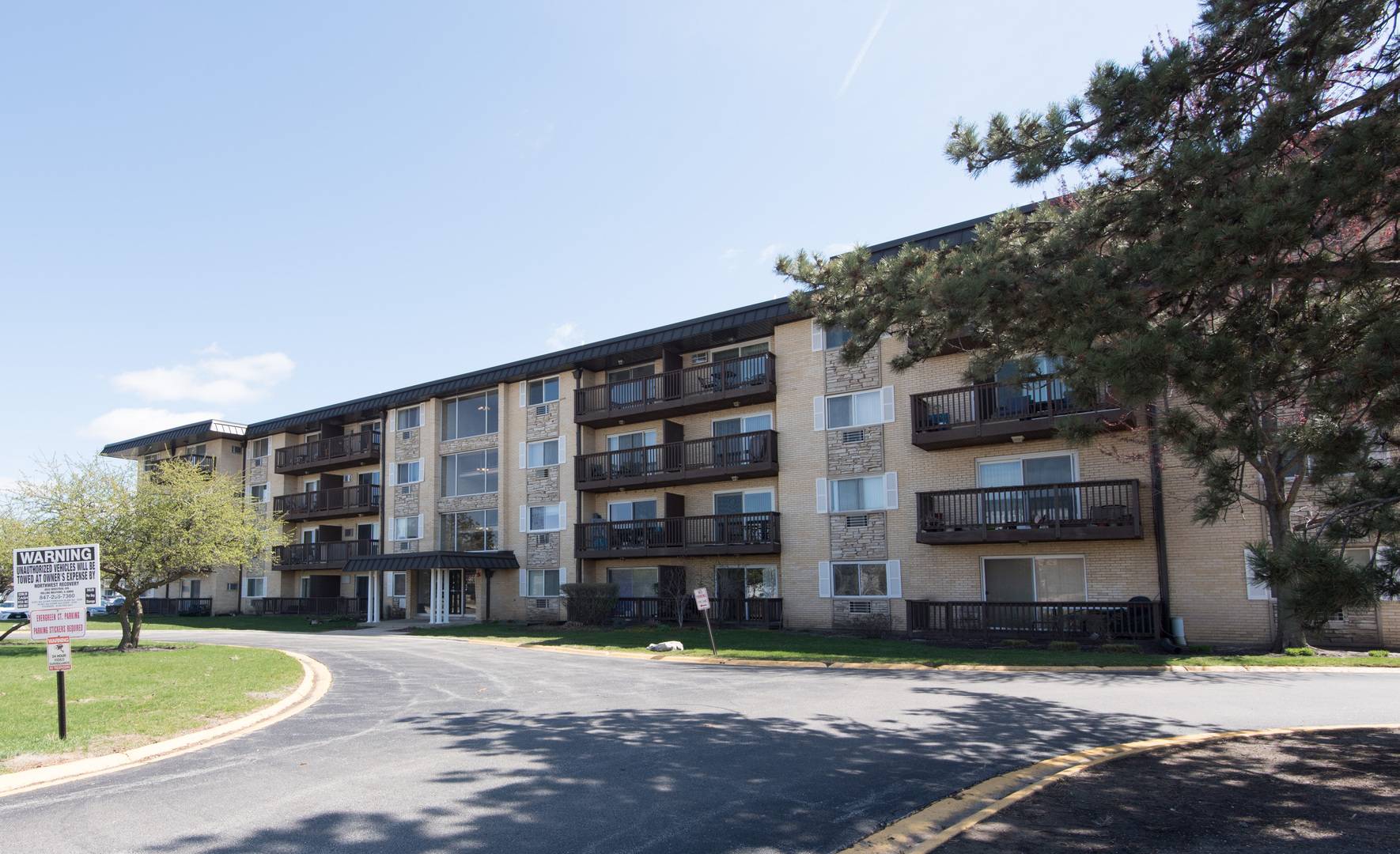 Arlington Heights, IL 60005,2218 S Goebbert RD #487