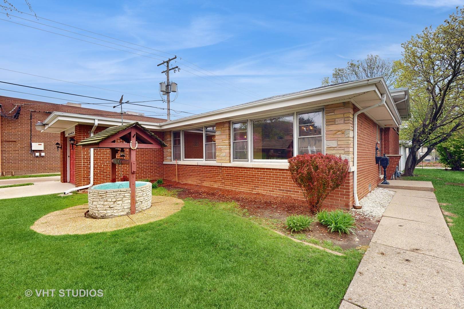Skokie, IL 60076,8743 Kedvale AVE