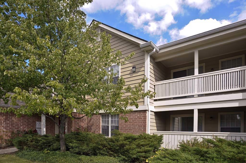 Schaumburg, IL 60173,80 S Lincoln Meadows DR #1616