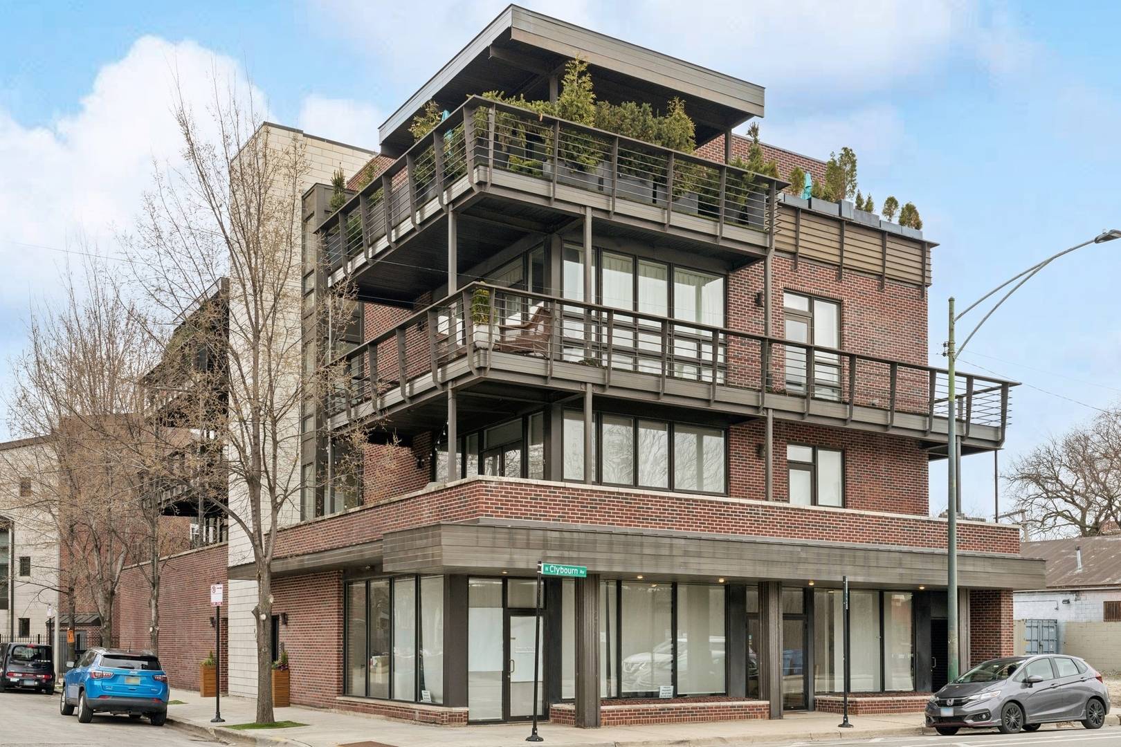 Chicago, IL 60614,2303 N Bosworth AVE #3A
