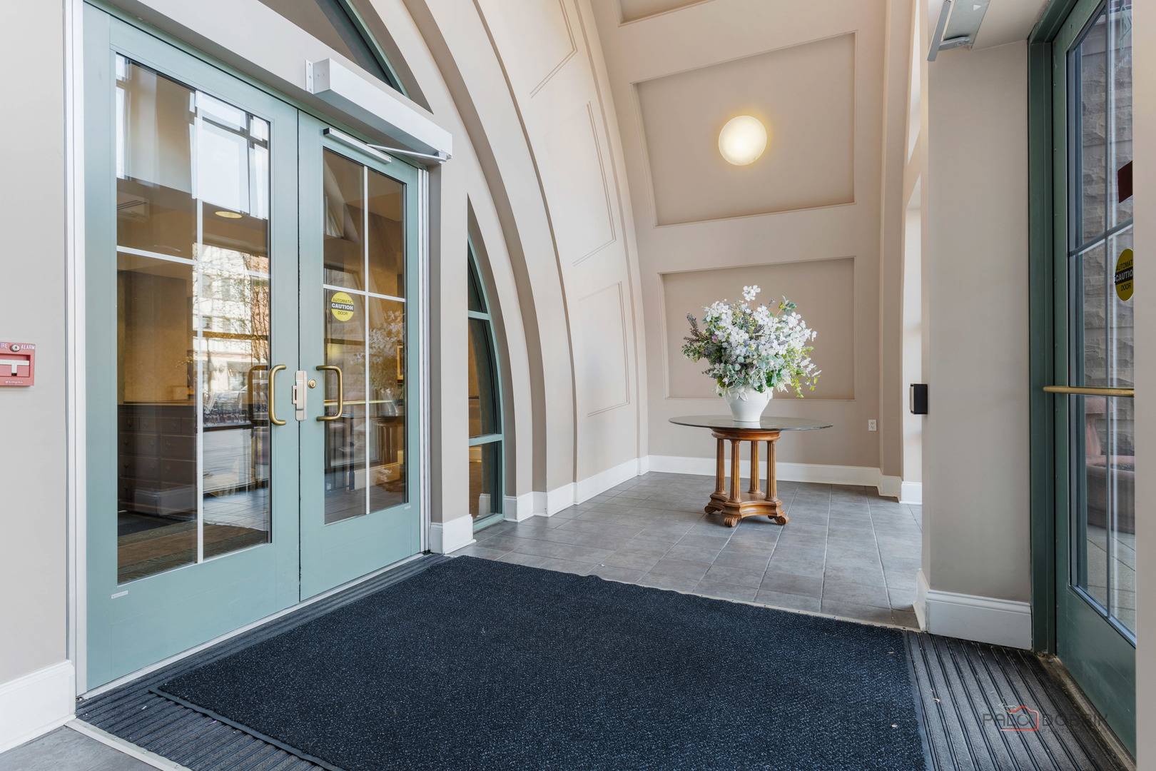 Arlington Heights, IL 60005,44 N Vail AVE #209