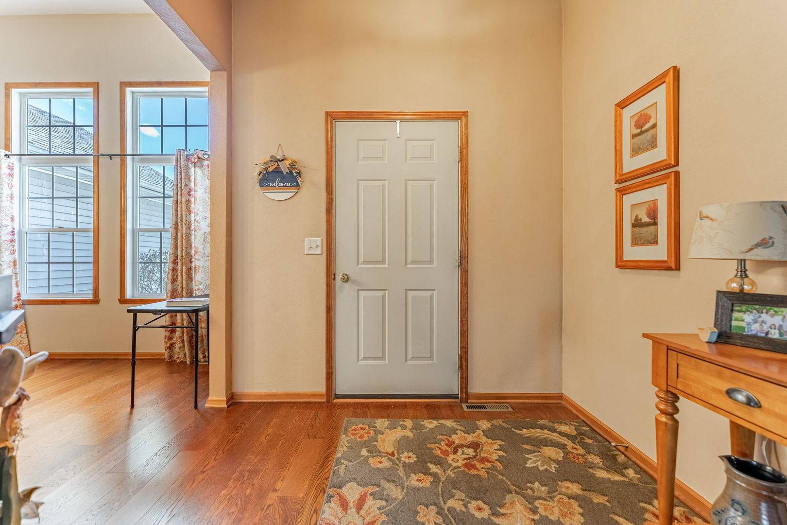 Roscoe, IL 61073,10025 LISMORE RD
