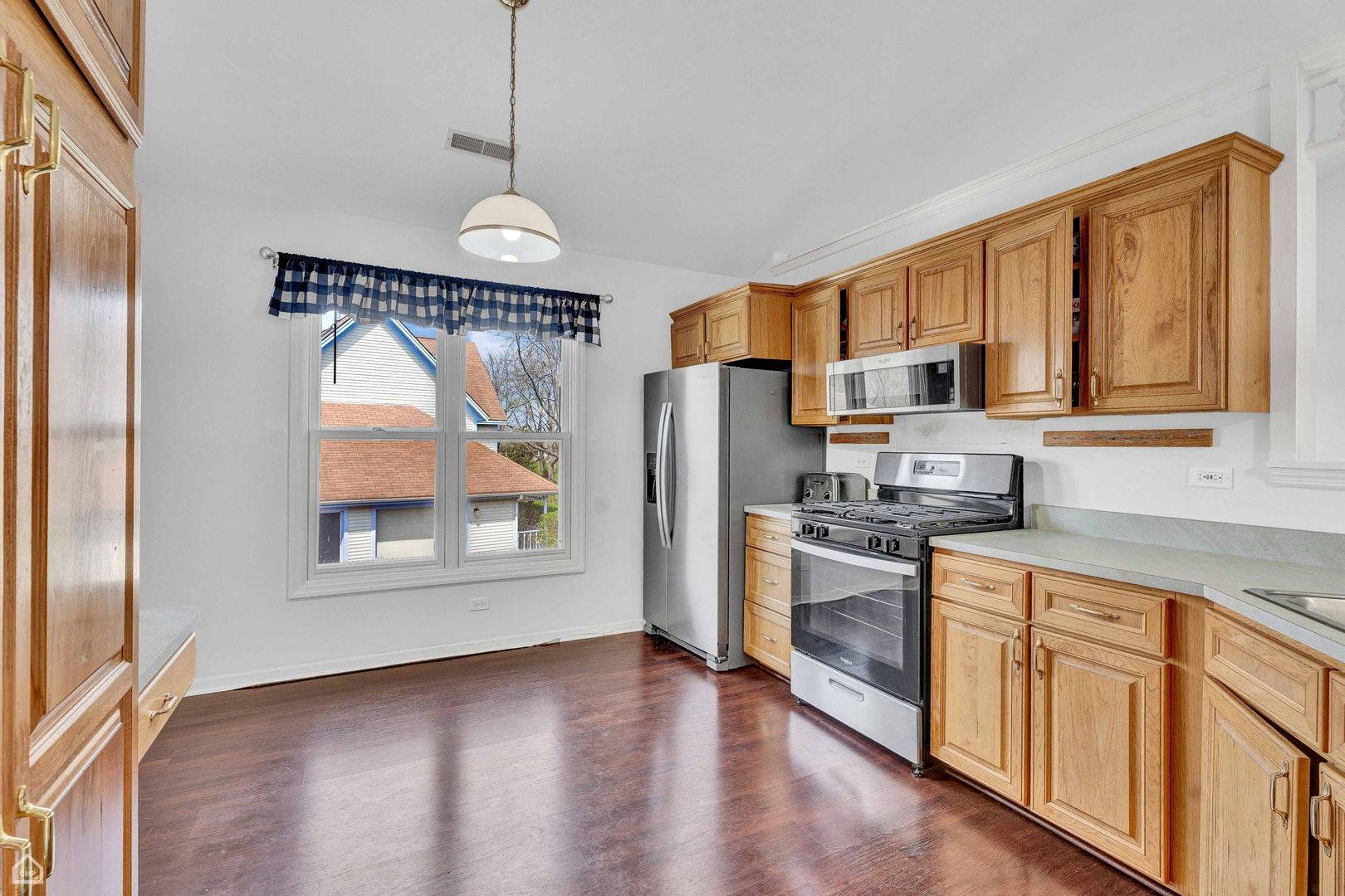 Woodstock, IL 60098,887 Victoria DR #887