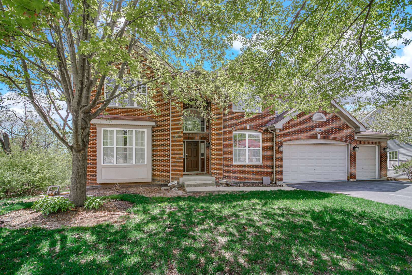 Hoffman Estates, IL 60192,1344 ESSEX DR