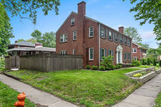 Urbana, IL 61801,716 W Iowa ST