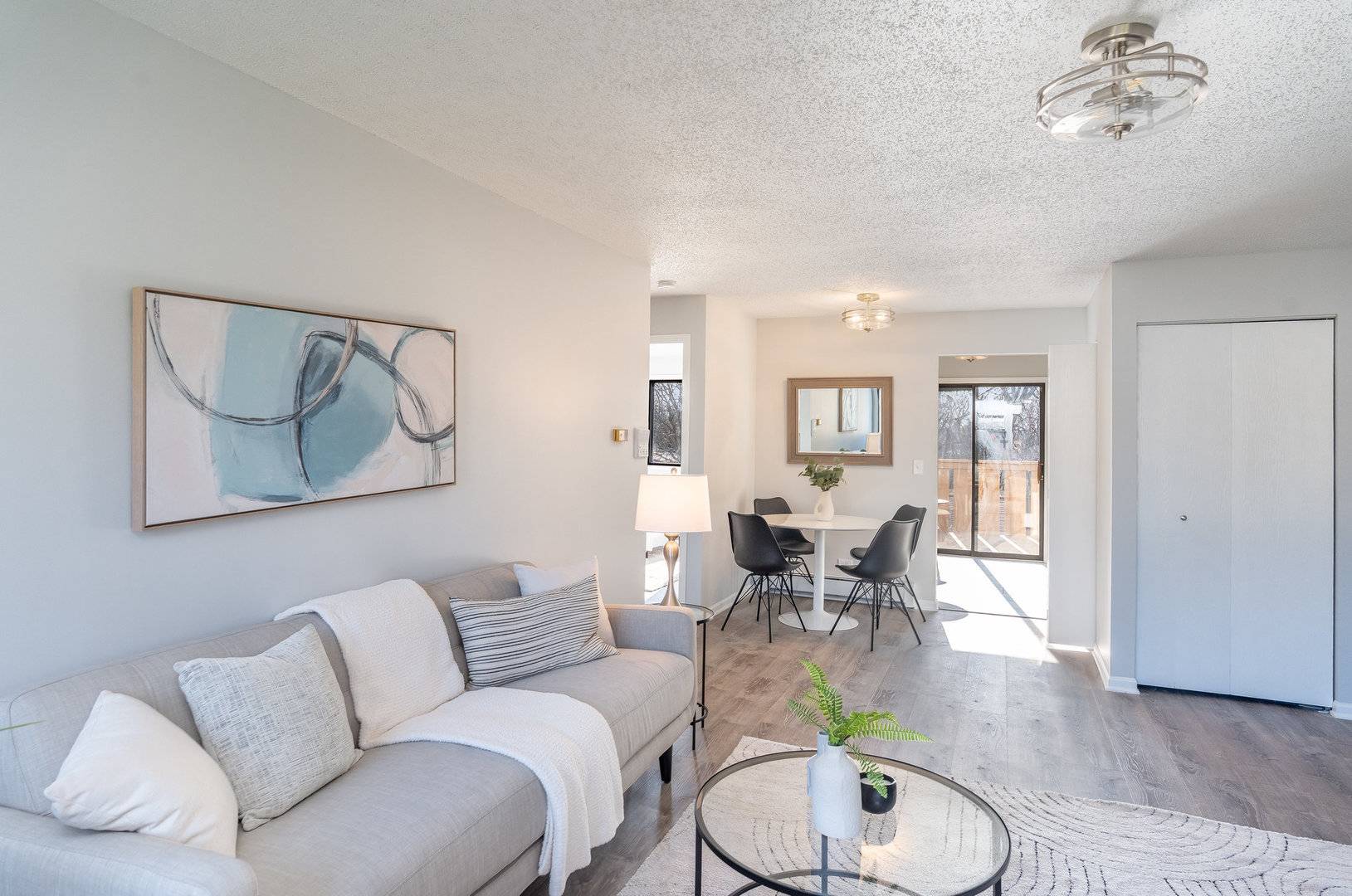 Woodridge, IL 60517,8332 Oak Leaf DR #1603