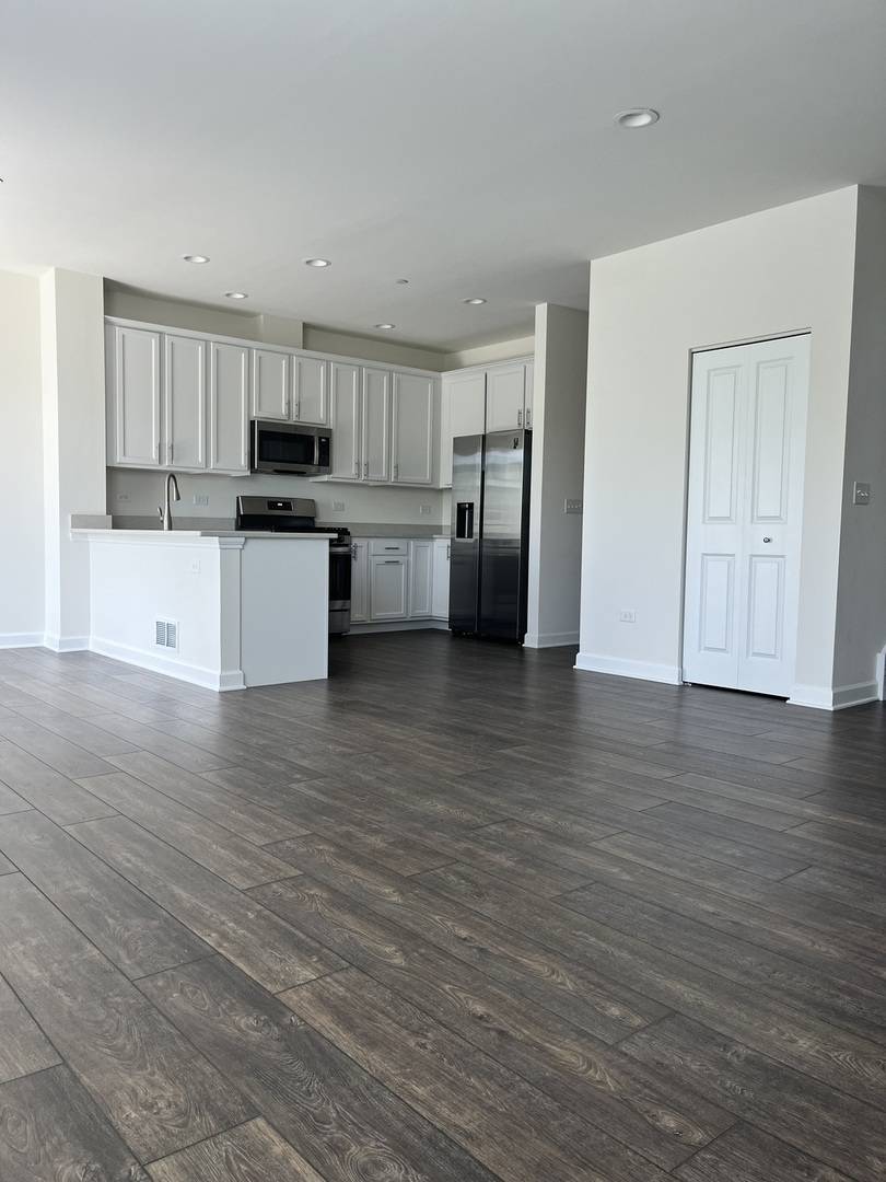 Barrington, IL 60010,548 Peterson CT