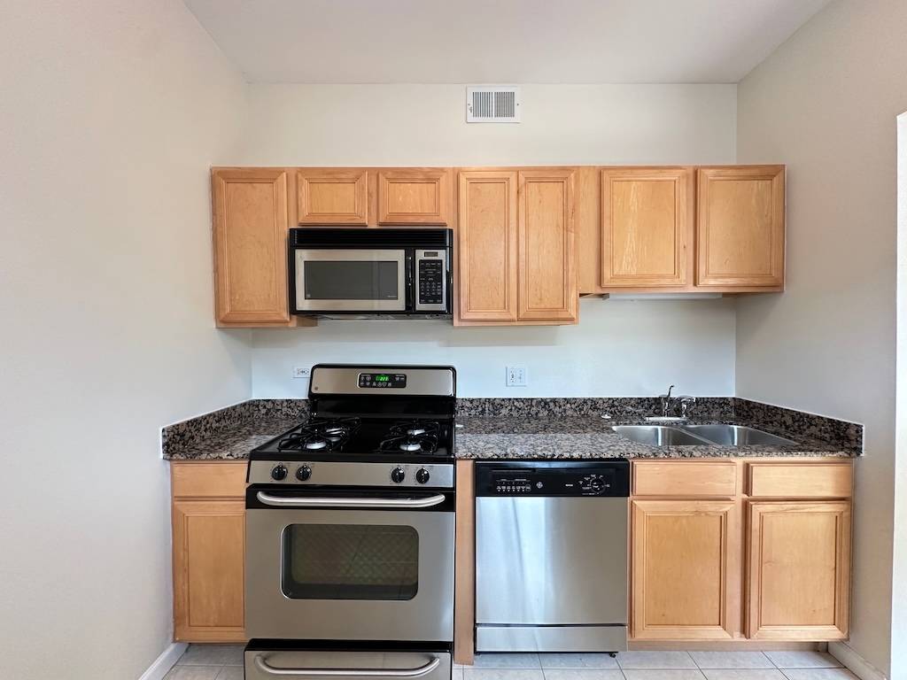 Chicago, IL 60615,5146.5 S Martin Luther King DR #3D