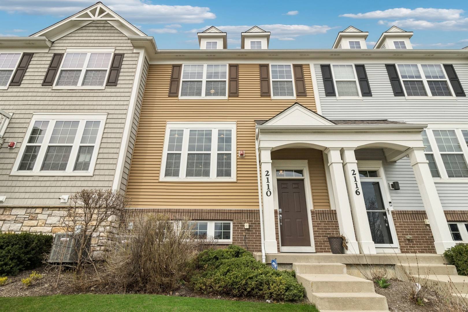 Glenview, IL 60026,2110 Saipan DR