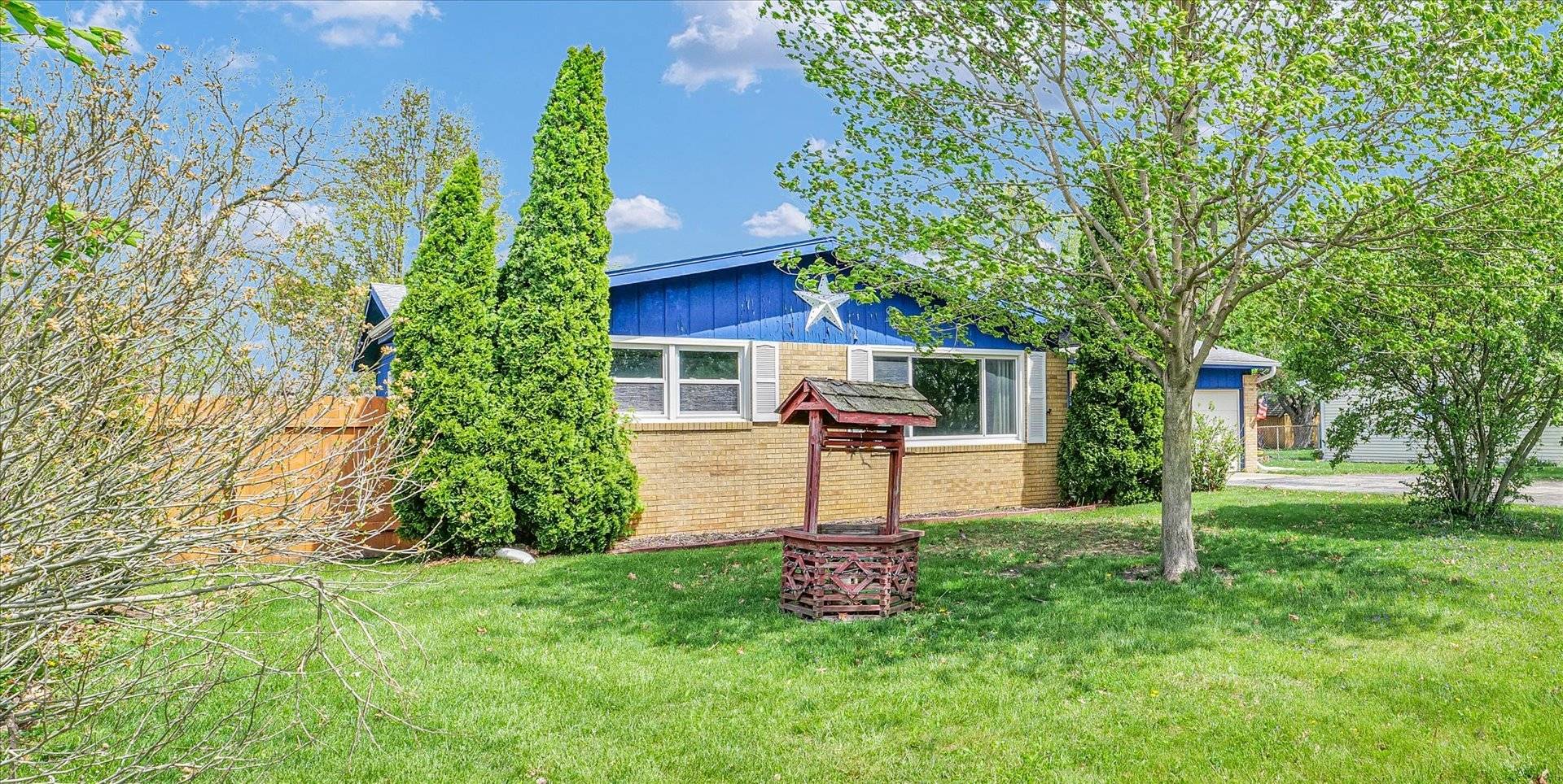 St. Joseph, IL 61873,2240 MARILYN DR