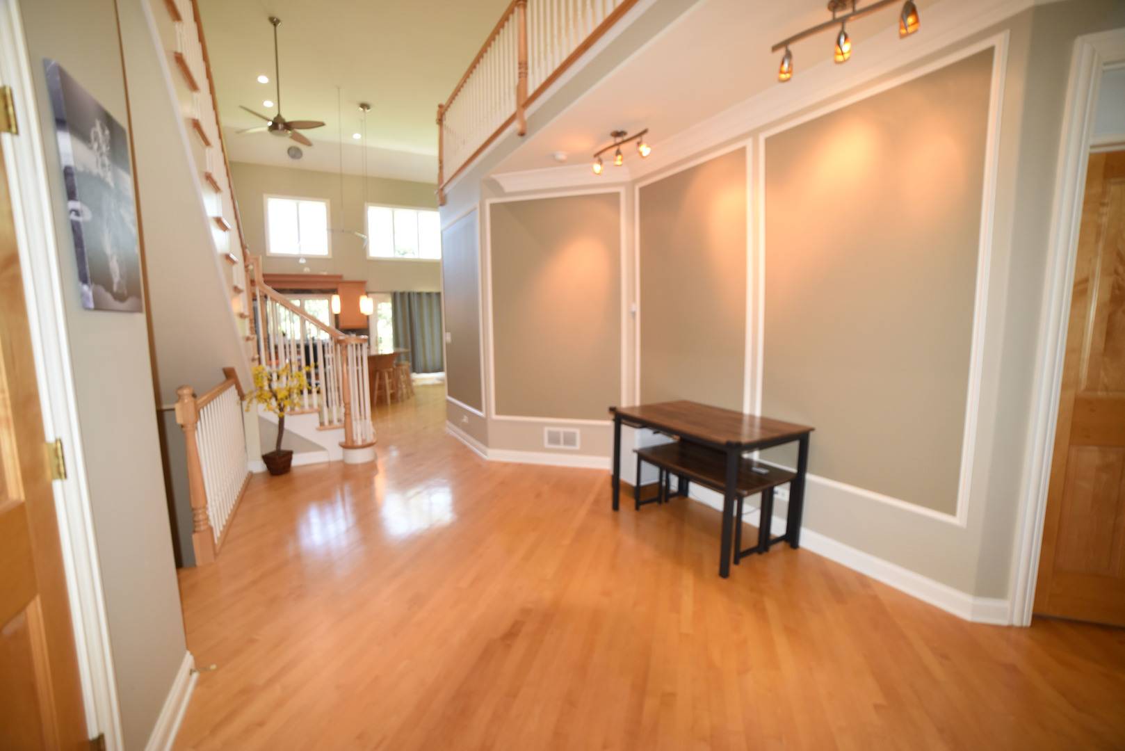 Palatine, IL 60067,1572 S Kembley AVE #1572