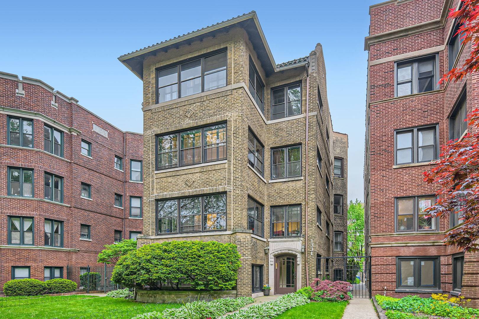 Chicago, IL 60626,1331 W Greenleaf AVE #2