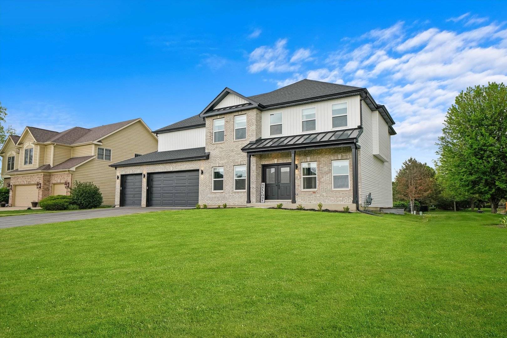 North Aurora, IL 60542,413 N Sycamore LN