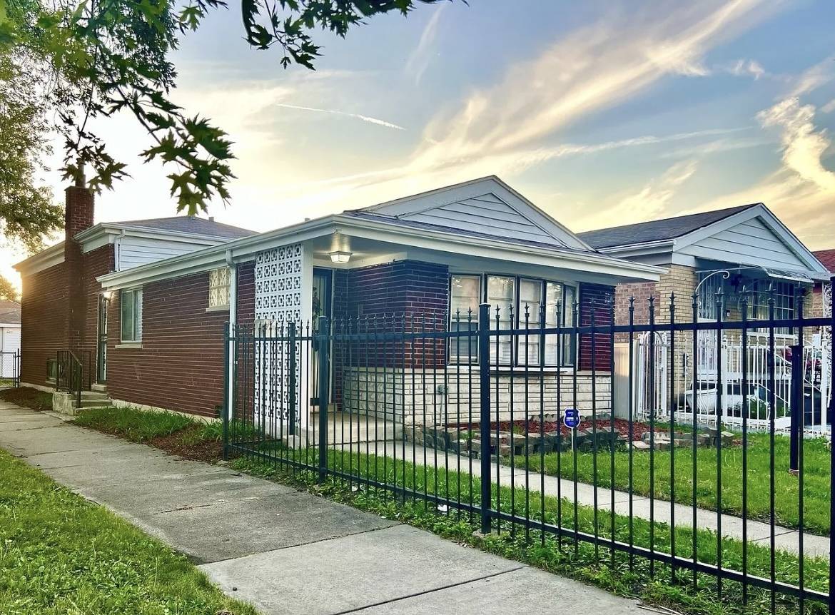 Chicago, IL 60620,8956 S Union ST