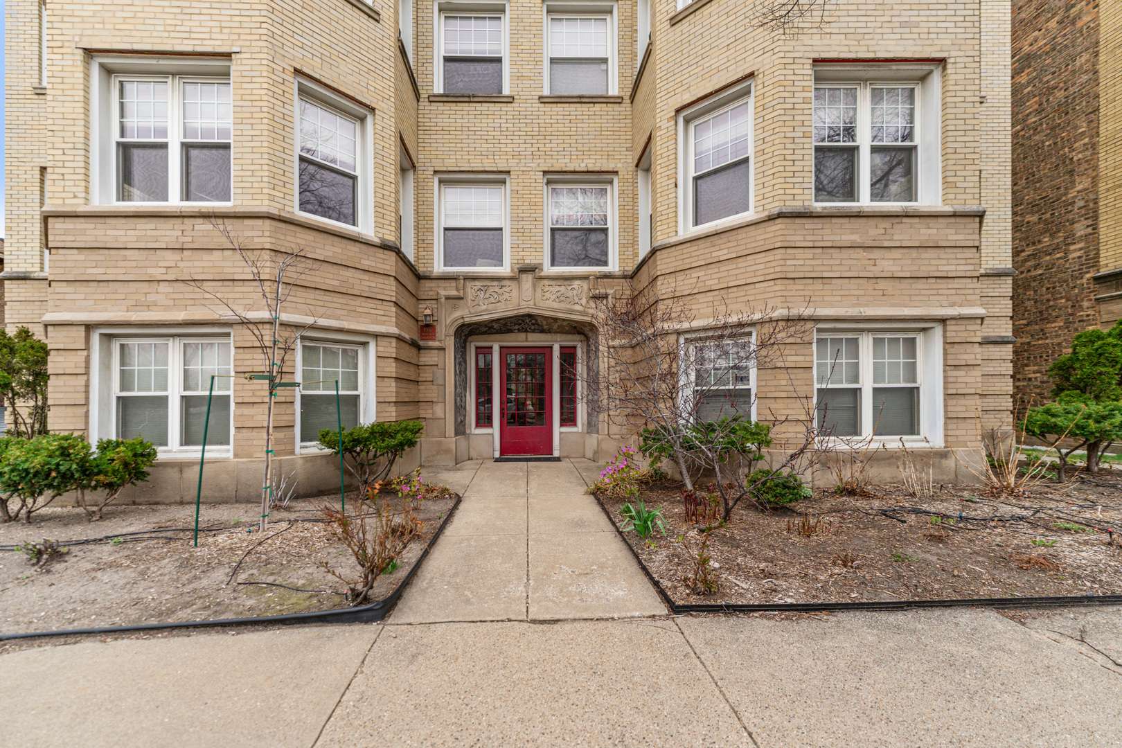 Skokie, IL 60077,8910 Skokie BLVD #1S