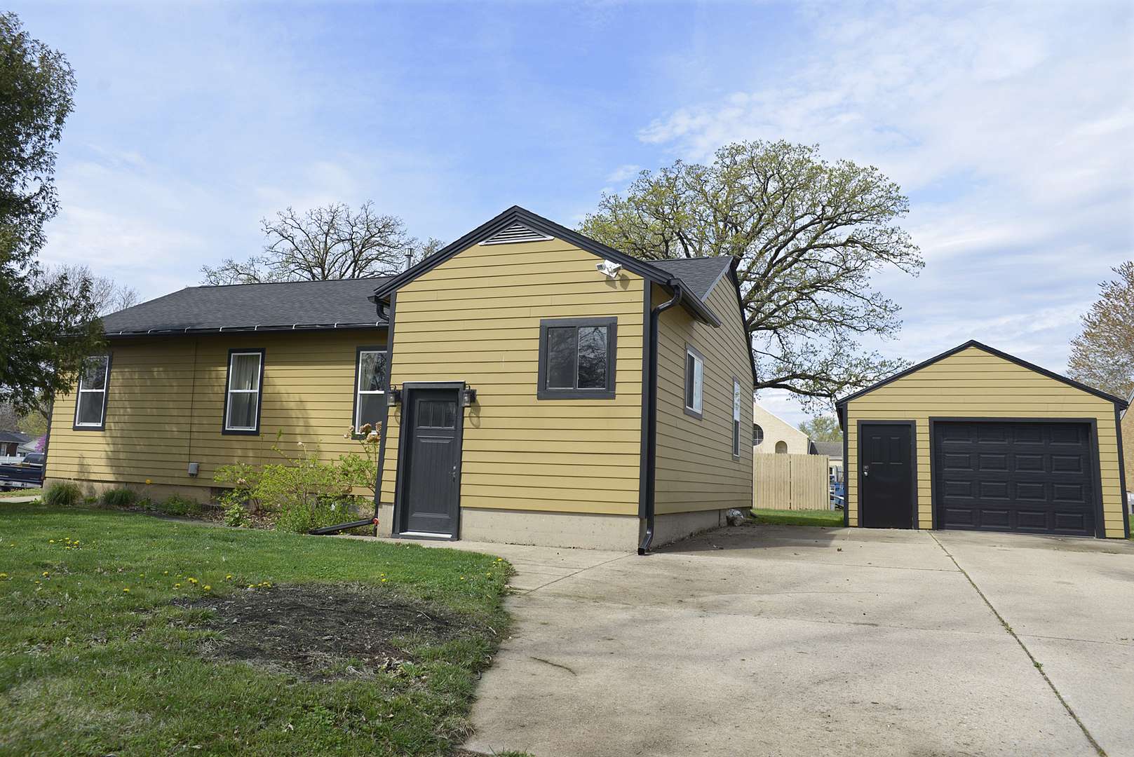 Oglesby, IL 61348,112 W Porter ST