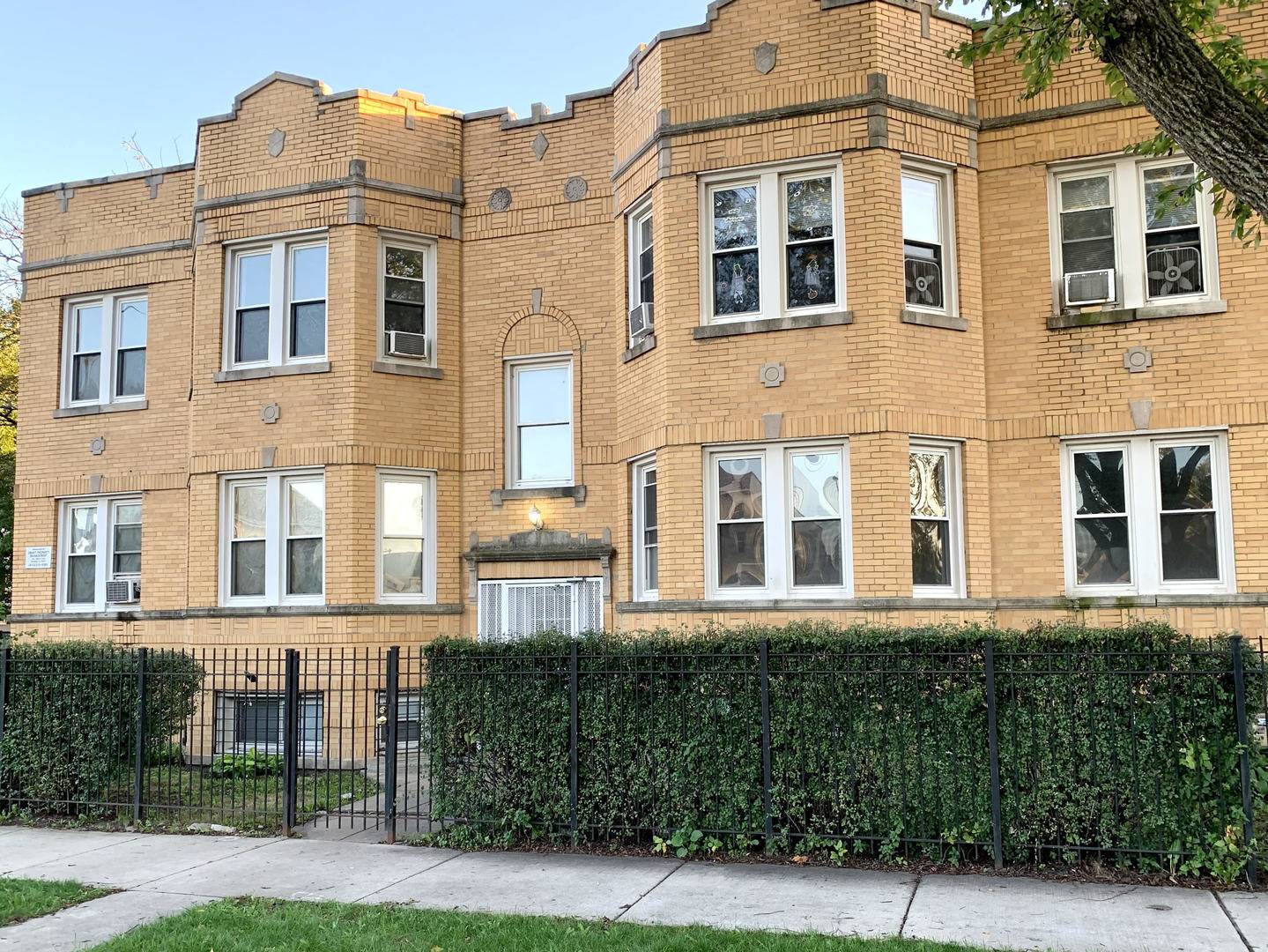 Chicago, IL 60651,4403 W Iowa ST