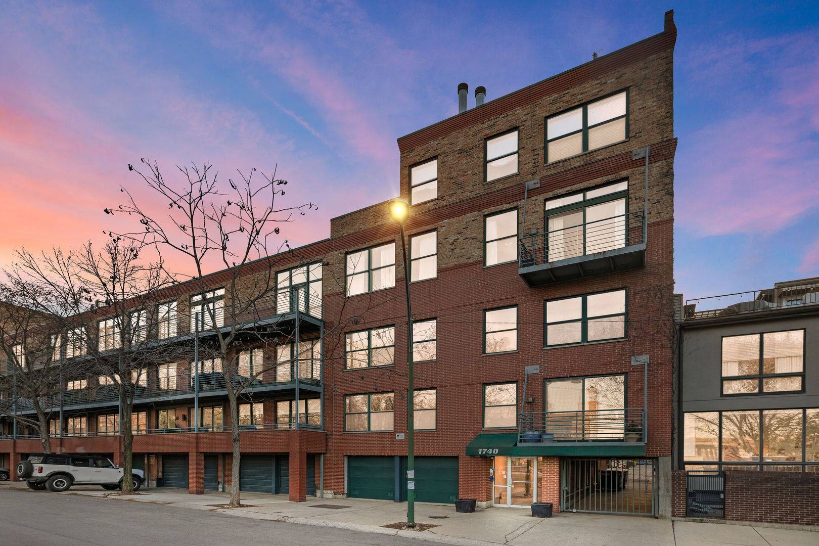 Chicago, IL 60622,1740 N Marshfield AVE #12