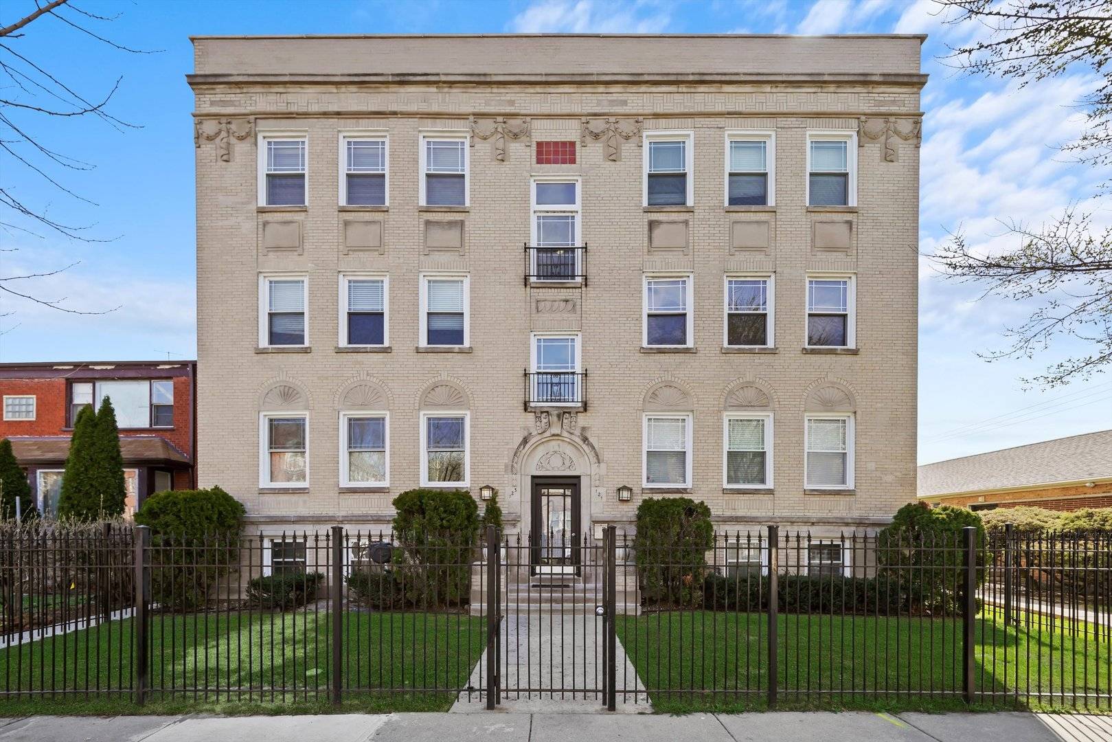 Evanston, IL 60202,121 Custer AVE #2S