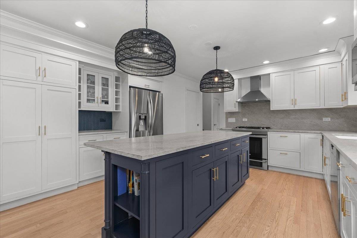 Deerfield, IL 60015,1680 Dartmouth LN
