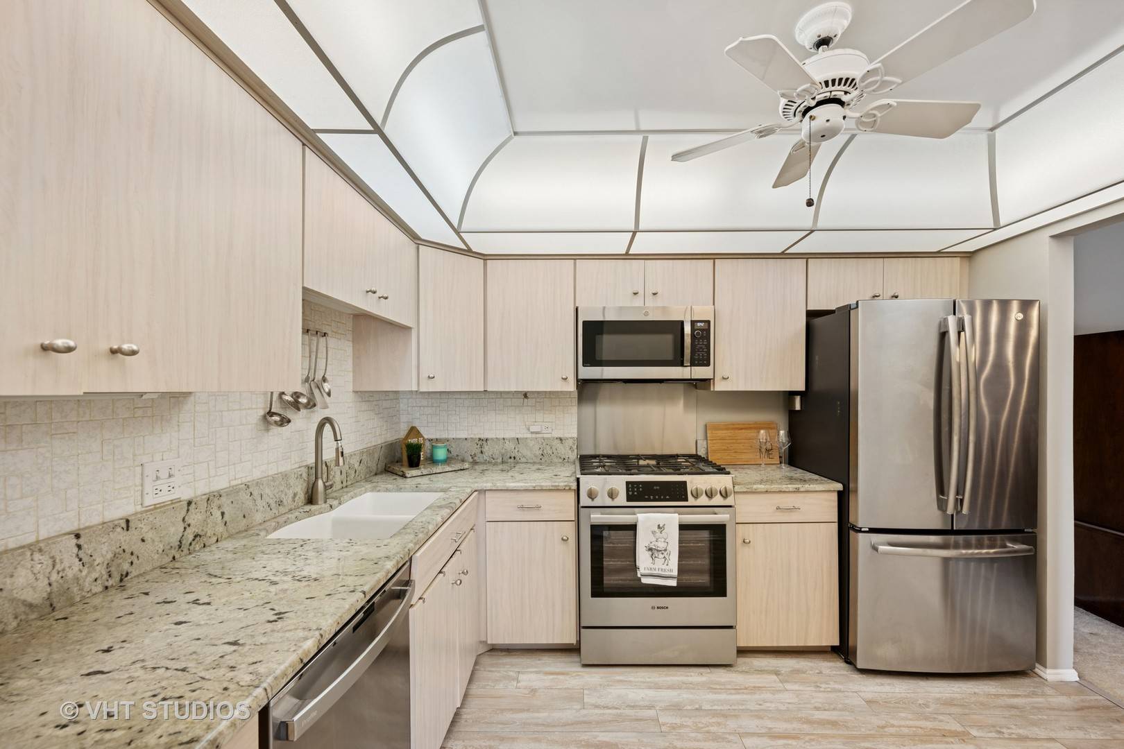Arlington Heights, IL 60004,3300 N Carriageway DR #320