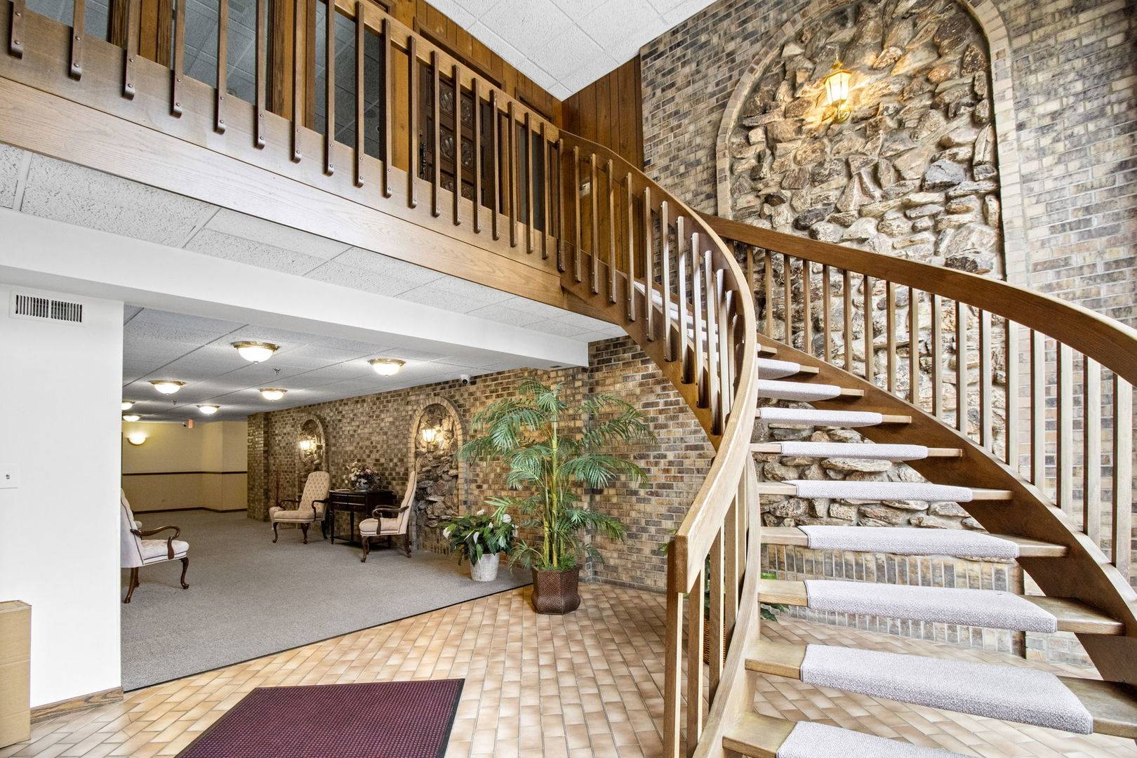Wood Dale, IL 60191,467 Hiawatha TRL #106