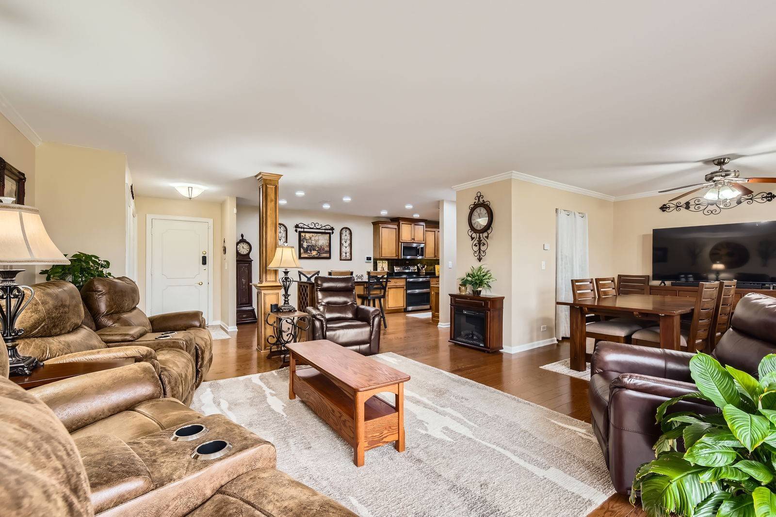 Frankfort, IL 60423,7319 Colony LN #2A