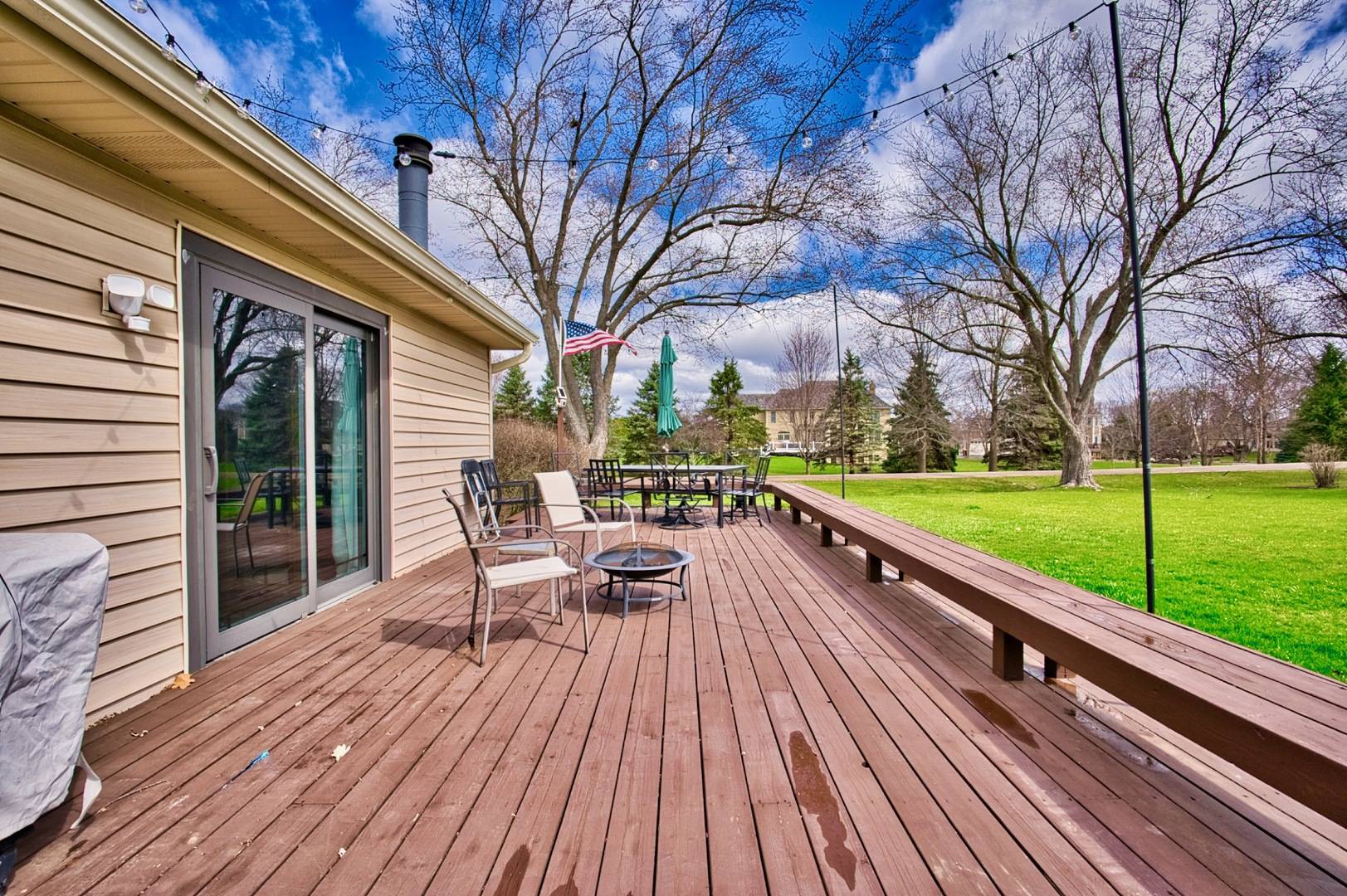 Crystal Lake, IL 60014,6004 Acorn CT