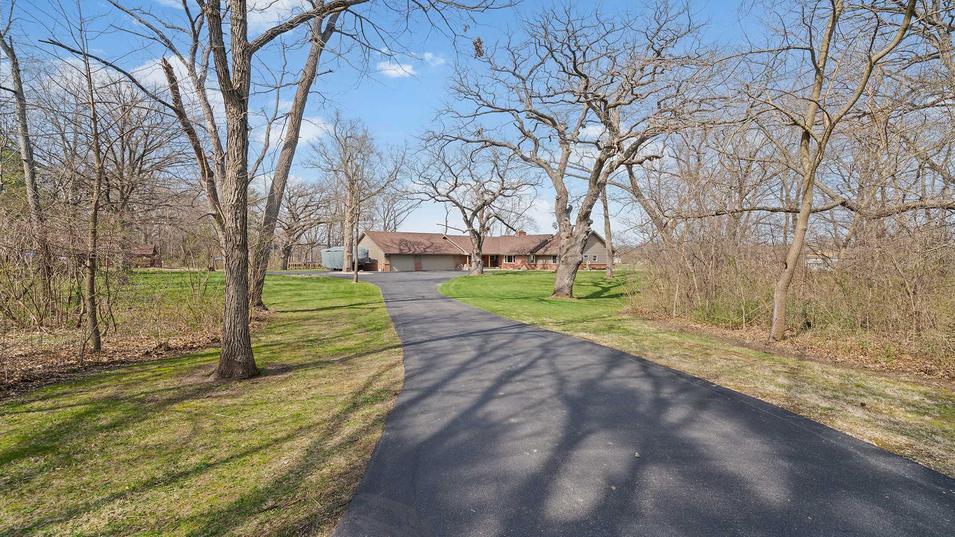 Rockford, IL 61103,1831 Castle DR