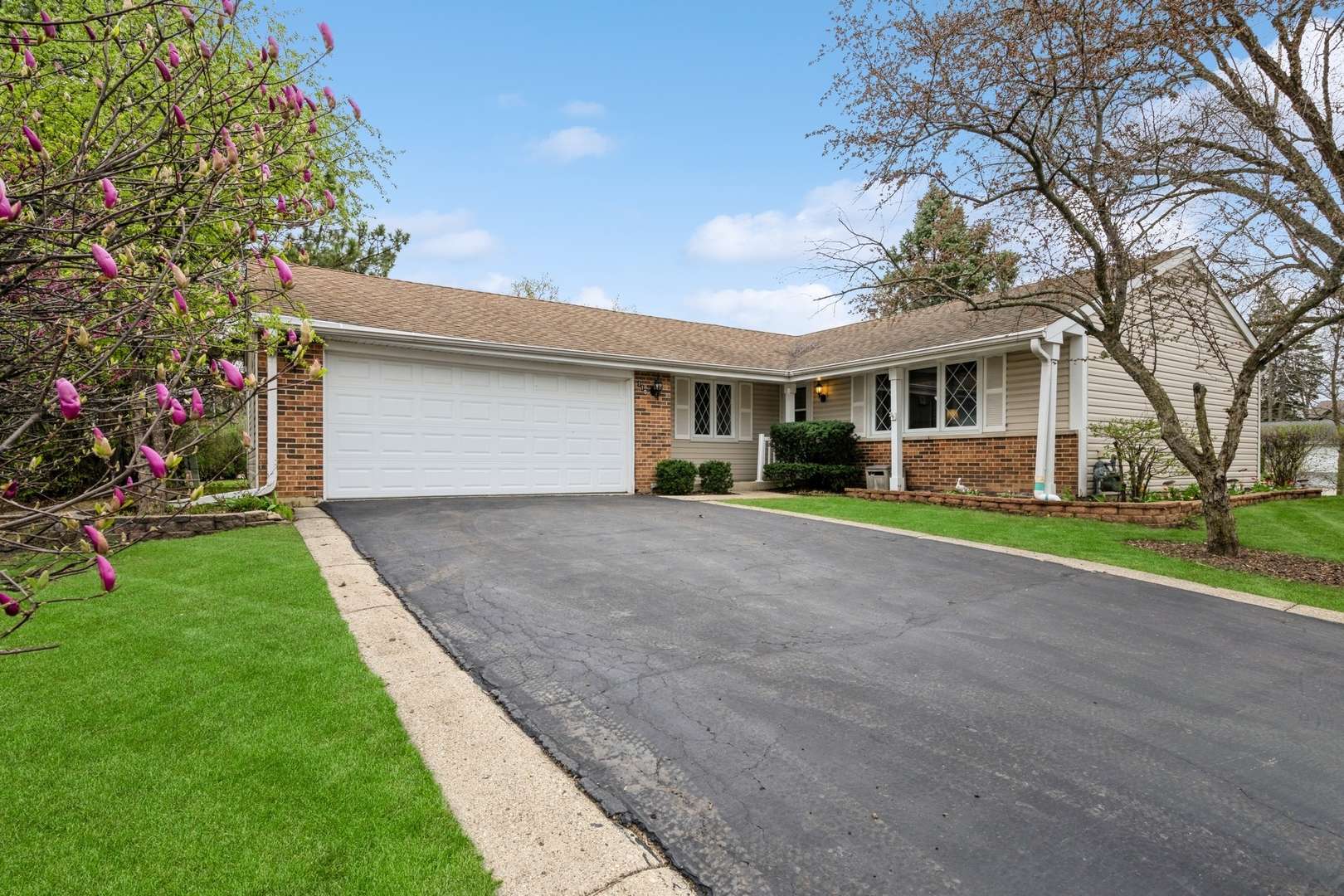 Rolling Meadows, IL 60008,110 Green Meadow CT